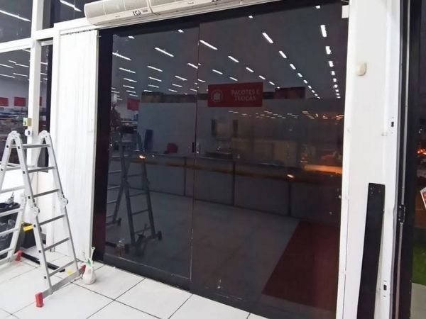 Garanta o controle da luminosidade com película fumê em Cabreúva SP